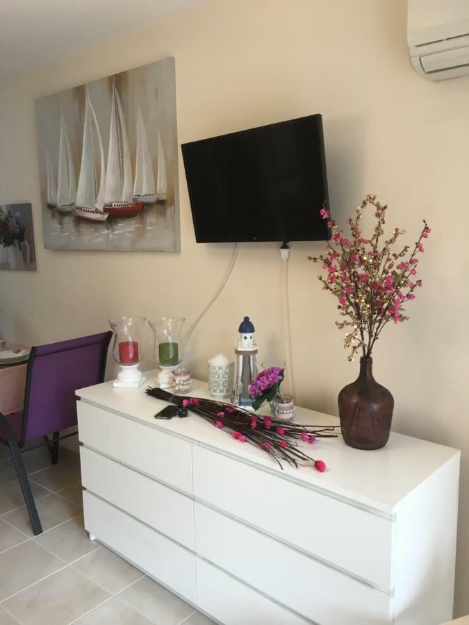 Lovely Appartments Lygia Korinthias Ligia  Exterior foto
